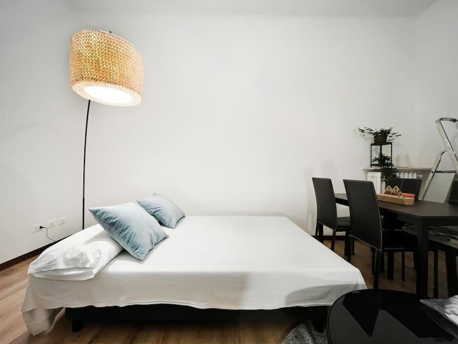 20 Min Duomo *Design Apartment* Милан Экстерьер фото